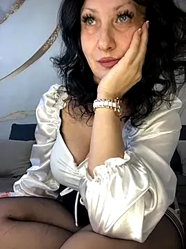Katie-n online show from 09/24/25, 06:42