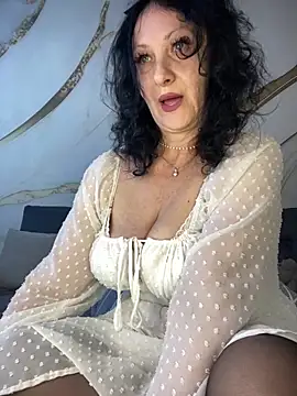 Katie-n online show from 09/25/25, 05:57