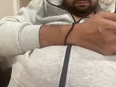 Snapshot of slavekinky001 chatting on 12/27/24, 10:05 slavekinky001 online show from 12/27/24, 10:05