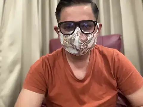 Snapshot of slavekinky001 chatting on 10/05/25, 06:53 slavekinky001 online show from 10/05/25, 06:53