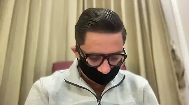 Snapshot of slavekinky001 chatting on 02/13/25, 07:31 slavekinky001 online show from 02/13/25, 07:31