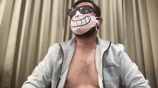 Snapshot of slavekinky001 chatting on 12/30/24, 08:25 slavekinky001 online show from 12/30/24, 08:25