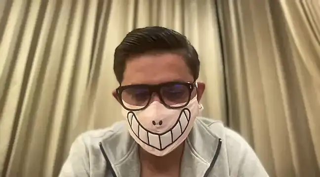 Snapshot of slavekinky001 chatting on 12/31/24, 08:56 slavekinky001 online show from 12/31/24, 08:56