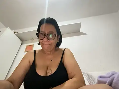 sweeviolet online show from 05/06/26, 06:39