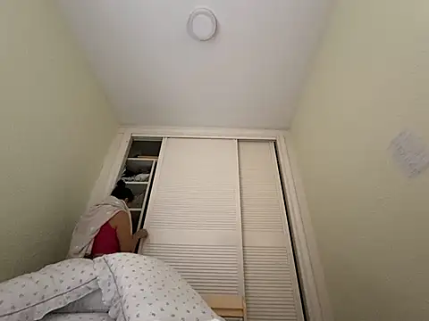 Snapshot of sweeviolet chatting on 01/26/25, 11:06 sweeviolet online show from 01/26/25, 11:06