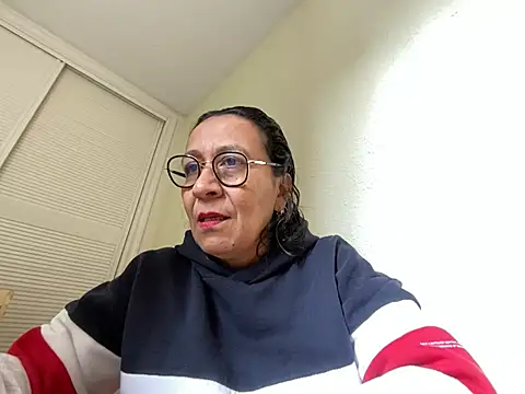 Snapshot of sweeviolet chatting on 03/13/25, 01:40 sweeviolet online show from 03/13/25, 01:40