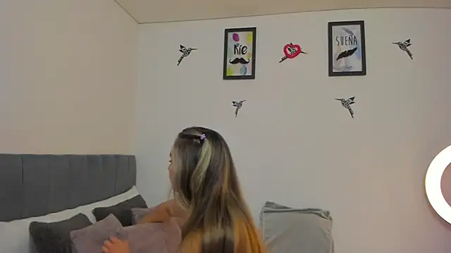 im sarah34 online show from 10/28/25, 01:06