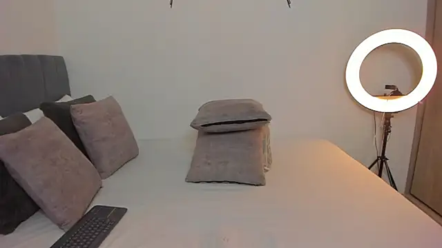 im sarah34 online show from 10/24/25, 12:20