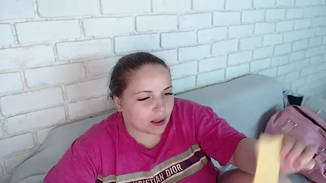 Crazyy girl  online show from 06/10/26, 03:24