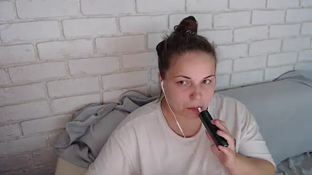 Crazyy girl  online show from 10/23/25, 02:49