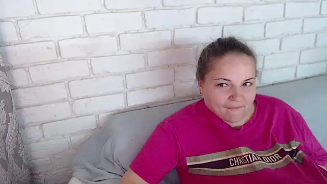 Snapshot of Crazyy_girl_ chatting on 05/17/26, 04:29 Crazyy girl online show from 05/17/26, 04:29