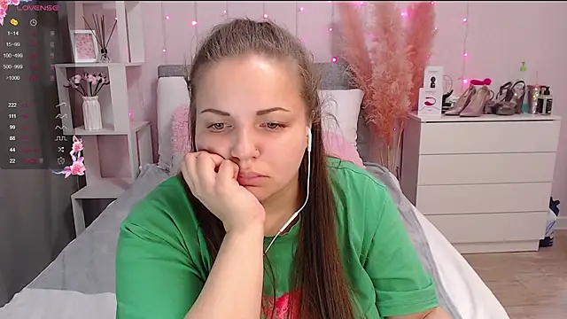 Snapshot of Crazyy_girl_ chatting on 03/18/25, 04:17 Crazyy girl online show from 03/18/25, 04:17