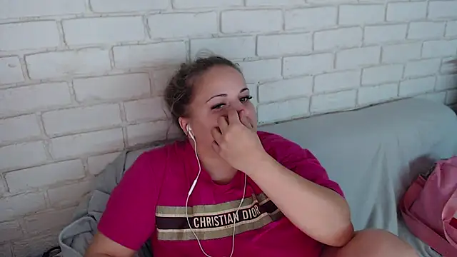 Crazyy girl  online show from 11/19/25, 03:45