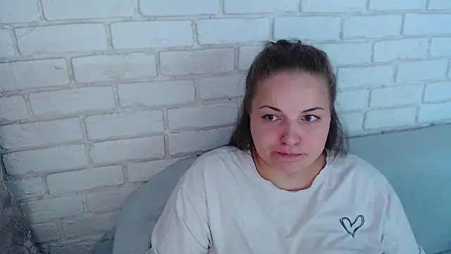 Crazyy girl  online show from 10/26/25, 06:25