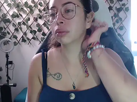 jeiana4u online show from 05/18/26, 05:18