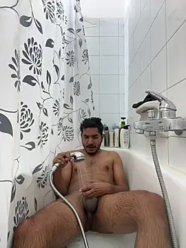 vinzpnr210 online show from 12/23/24, 09:27