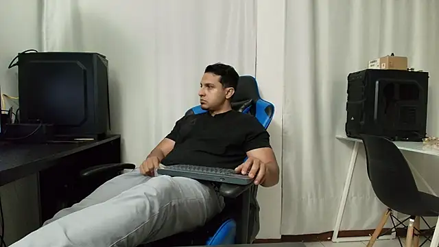 hott dicks online show from 05/04/26, 11:18