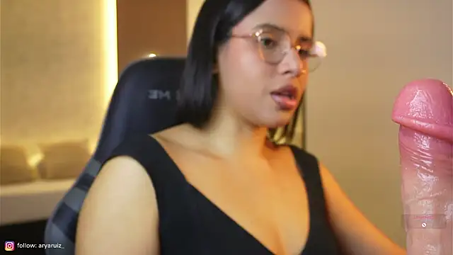 arya ruizz online show from 10/15/25, 12:57