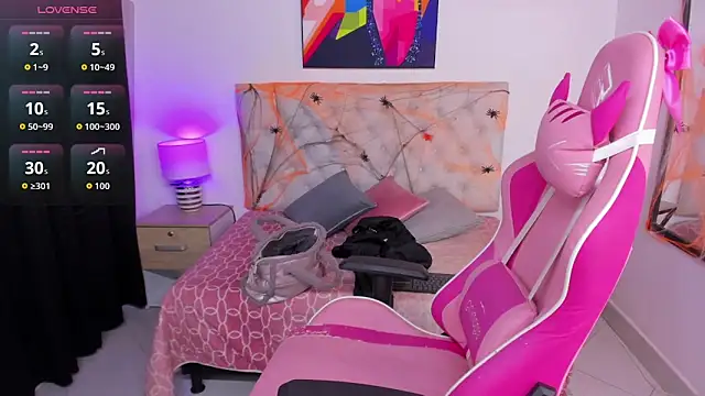 KristalFoxx online show from 10/27/25, 11:00