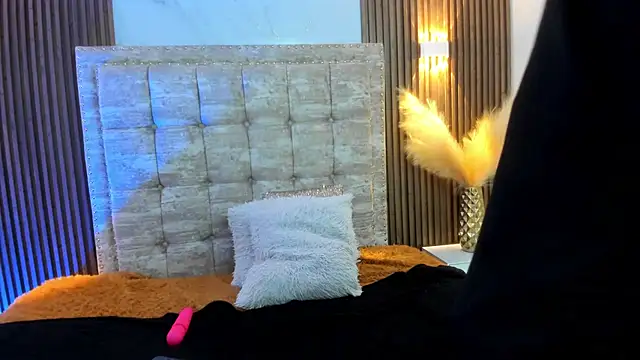 ada mclaine online show from 11/03/25, 03:48