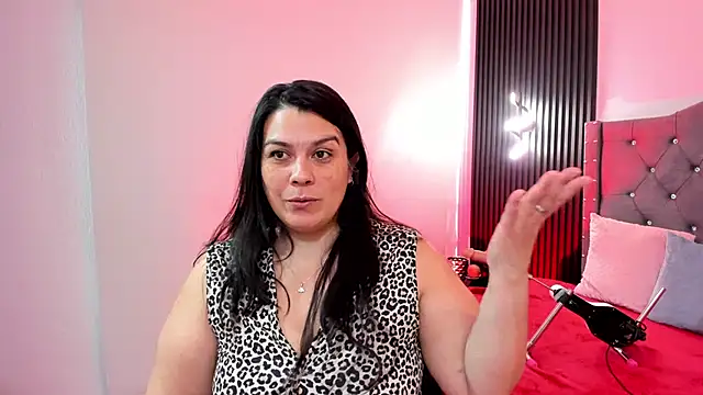 martina foxy  online show from 11/08/25, 12:20