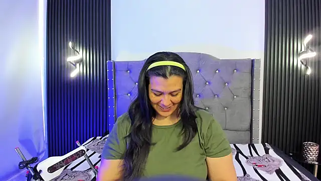 martina foxy  online show from 10/09/25, 12:06