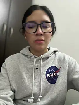 Snapshot of Mila_Morgan chatting on 03/07/25, 03:40 Mila Morgan online show from 03/07/25, 03:40