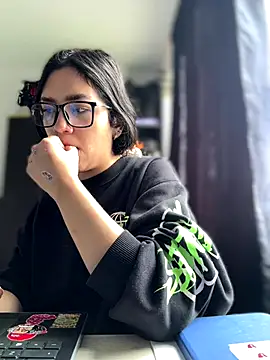 Mila Morgan online show from 11/25/25, 03:01