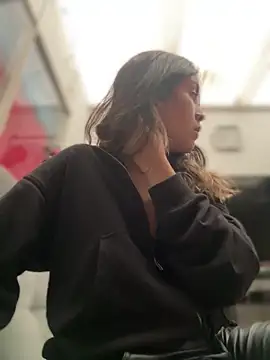 Mila Morgan online show from 11/04/25, 03:38