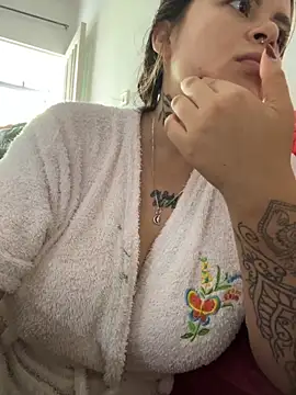 ivanna rivera online show from 10/04/25, 03:24