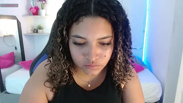 Snapshot of Julia_Boobs chatting on 10/16/25, 12:13 Julia Boobs online show from 10/16/25, 12:13