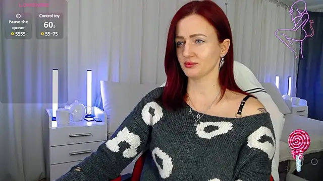 Snapshot of ElisaJane chatting on 02/04/25, 10:02 ElisaJane online show from 02/04/25, 10:02