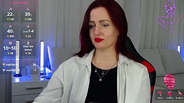 Snapshot of ElisaJane chatting on 01/25/25, 01:21 ElisaJane online show from 01/25/25, 01:21