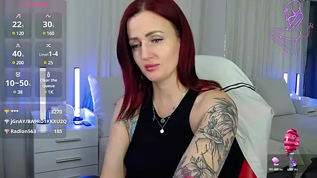 Snapshot of ElisaJane chatting on 02/08/25, 06:43 ElisaJane online show from 02/08/25, 06:43