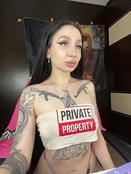 Snapshot of Molly__Moon chatting on 02/13/26, 02:11 Molly Moon online show from 02/13/26, 02:11