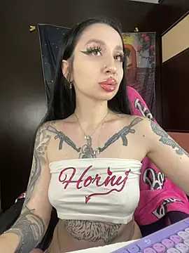 Snapshot of Molly__Moon chatting on 01/16/26, 05:22 Molly Moon online show from 01/16/26, 05:22