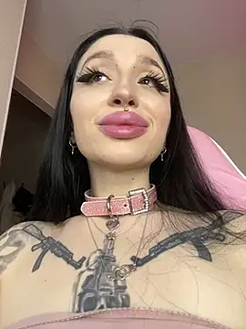 Molly  Moon online show from 04/11/26, 02:30