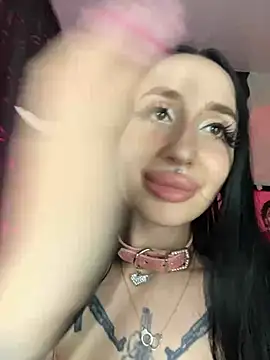 Molly  Moon online show from 02/27/25, 08:56