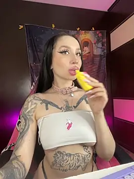 Molly  Moon online show from 11/24/25, 02:22