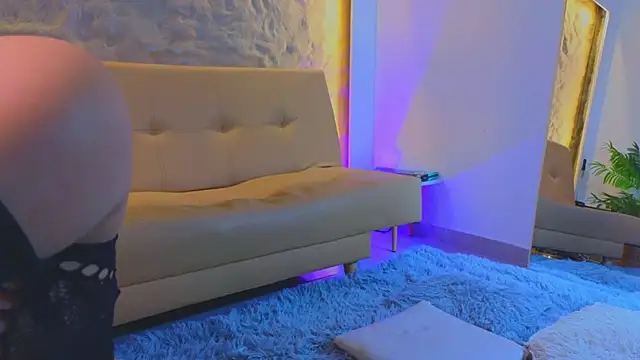 Isa  Blanc online show from 10/20/25, 02:35