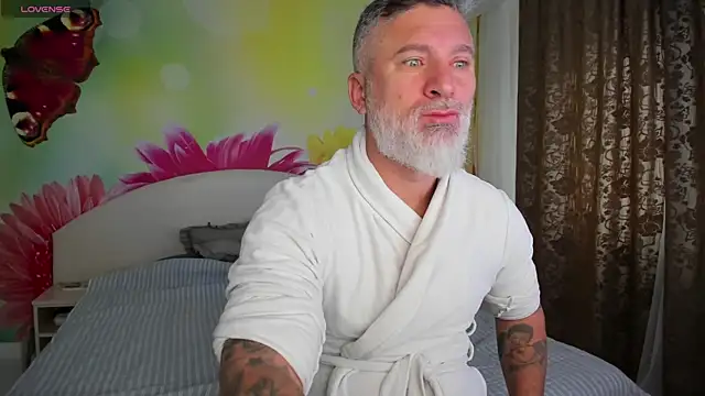 BlowMyXXL online show from 12/18/25, 06:51