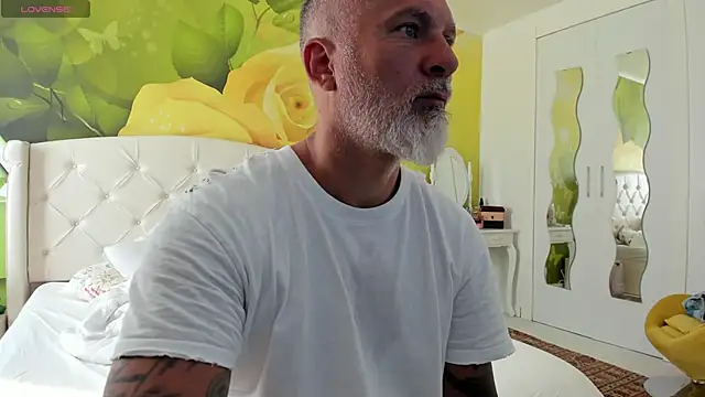 BlowMyXXL online show from 05/11/26, 06:04