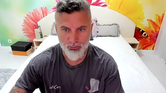 BlowMyXXL online show from 11/18/25, 04:21