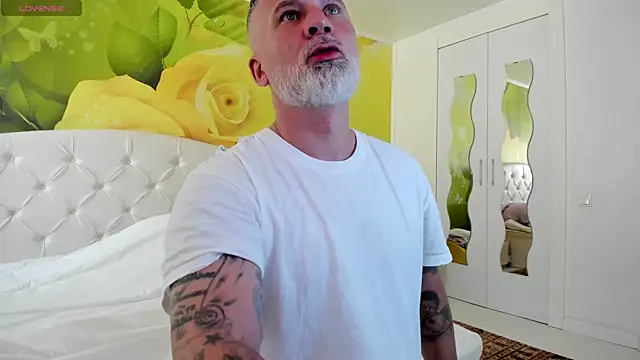 BlowMyXXL online show from 04/07/26, 02:19