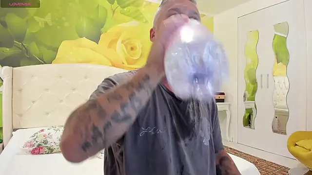 BlowMyXXL online show from 05/13/26, 01:07