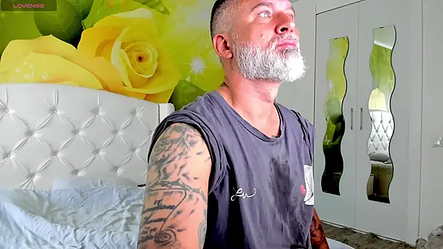 BlowMyXXL online show from 11/06/25, 08:18