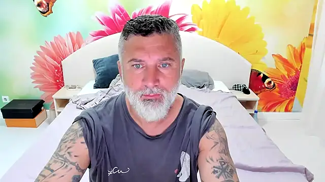 BlowMyXXL online show from 11/10/25, 08:30