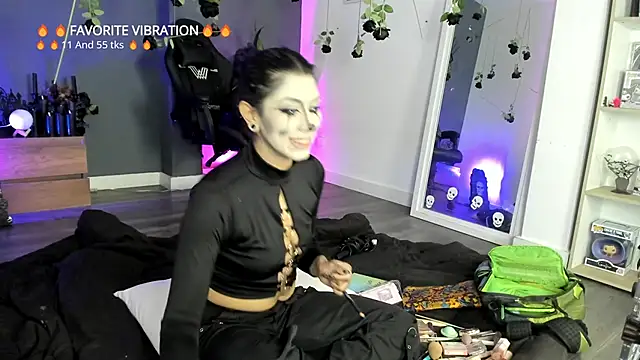 Raven Witch  online show from 03/19/26, 04:29