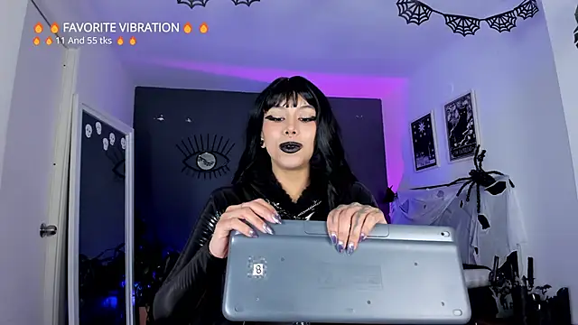 Raven Witch  online show from 02/06/26, 12:34