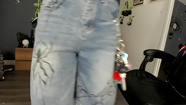 Raven Witch  online show from 03/12/26, 04:55